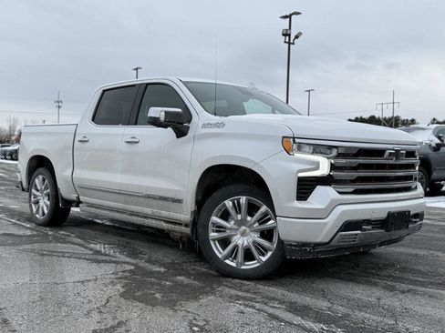 Used 2022 Chevrolet Silverado 1500 High Country w/ Technology Package image 16