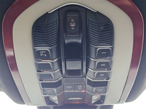 Used 2016 Porsche Macan S image 32