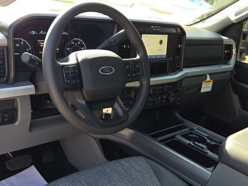 New 2026 Ford F250 XLT w/ FX4 Off-Road Package AWD/4WD image 17