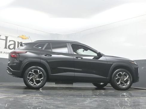 New 2026 Chevrolet Trax LT w/ Driver Confidence Package image 31