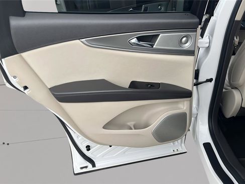 Used 2016 Lincoln MKX Reserve w/ Luxury Package image 14