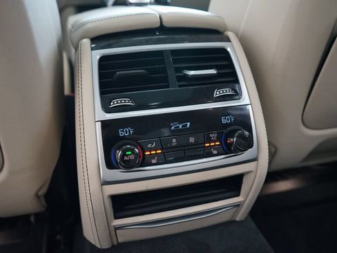 Used 2018 BMW 750i xDrive AWD/4WD image 16