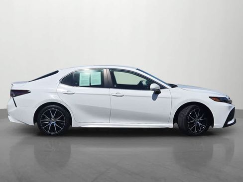 Used 2024 Toyota Camry SE FWD image 7