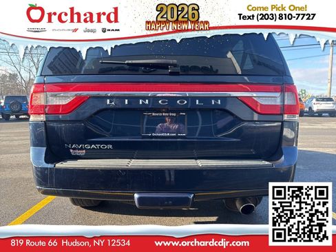 Used 2017 Lincoln Navigator Select image 4