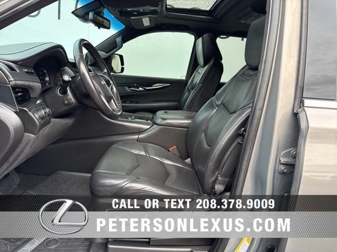 Used 2018 Cadillac Escalade Platinum image 29