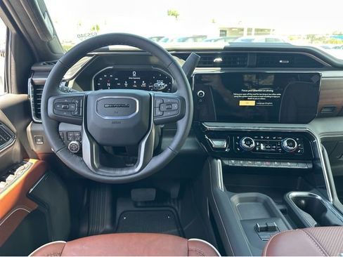 New 2025 GMC Sierra 2500 Denali Ultimate image 6
