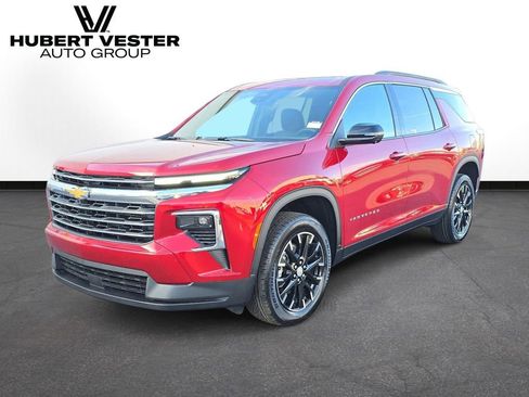 New 2026 Chevrolet Traverse LT w/ Sun and Wheel Package FWD image 2