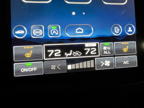 Used 2025 Subaru Forester Premium image 34