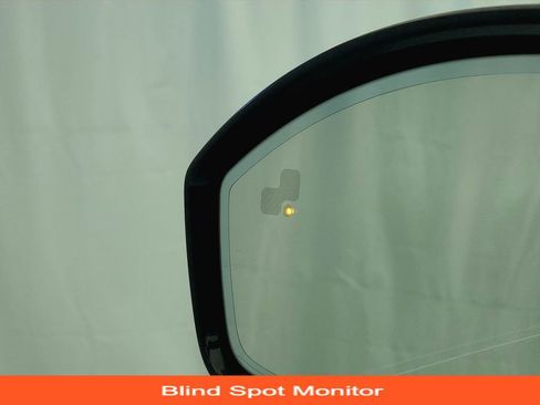 Used 2020 Jaguar F-PACE SVR image 13