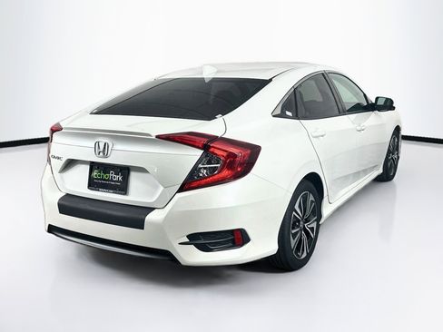 Used 2018 Honda Civic EX-T image 9