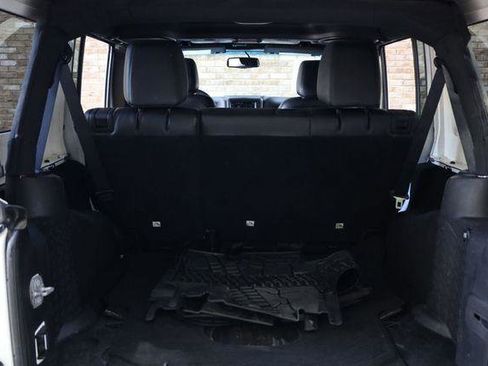 Used 2017 Jeep Wrangler 75th Anniversary AWD/4WD image 10