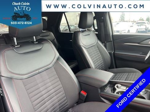 Used 2025 Ford Explorer ST-Line w/ ST-Line Street Pack image 24