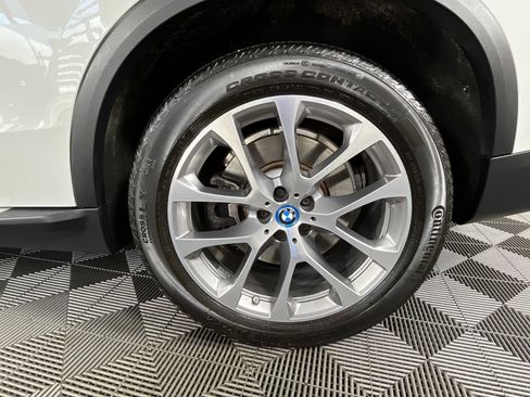 Certified 2024 BMW X5 xDrive50e w/ Premium Package image 16