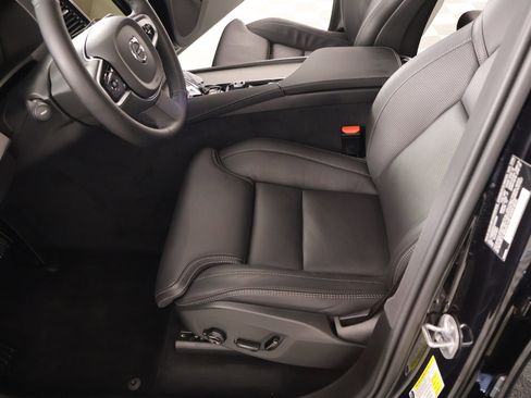 Used 2025 Volvo XC90 B6 Ultra w/ Protection Package Premier AWD/4WD image 12
