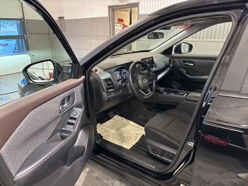 Certified 2023 Nissan Rogue SV image 11