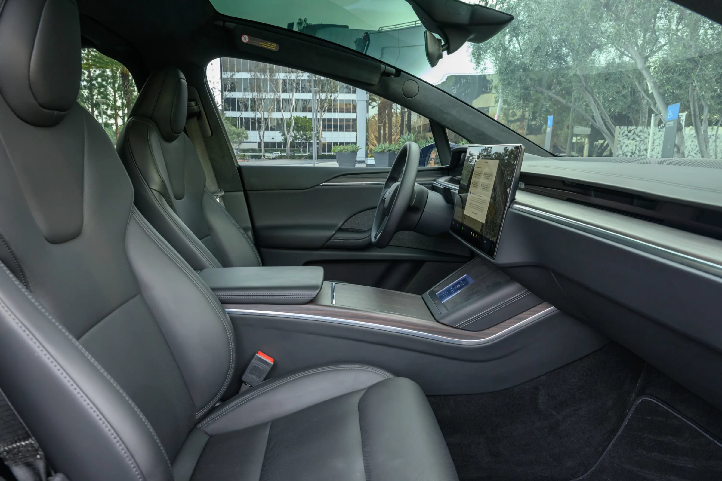 Used 2024 Tesla Model X AWD/4WD image 31