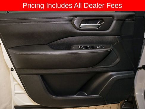 Certified 2025 Nissan Armada SV AWD/4WD image 13