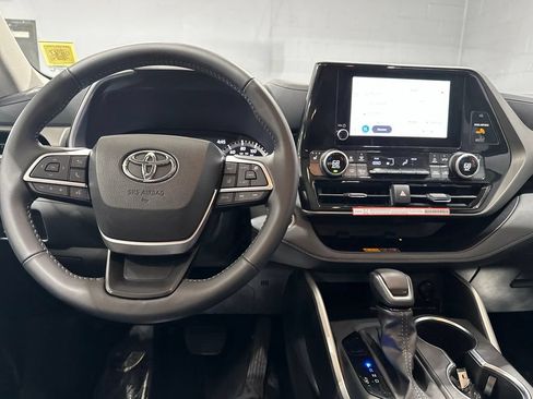 Certified 2026 Toyota Highlander XLE AWD/4WD image 9