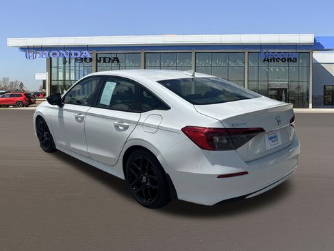 Certified 2024 Honda Civic Sport image 3