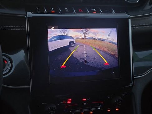 Used 2021 Jeep Grand Cherokee L Laredo image 21