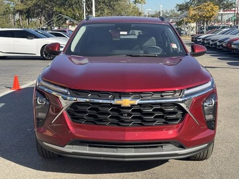 Used 2025 Chevrolet Trax LT w/ LT Convenience Package image 5