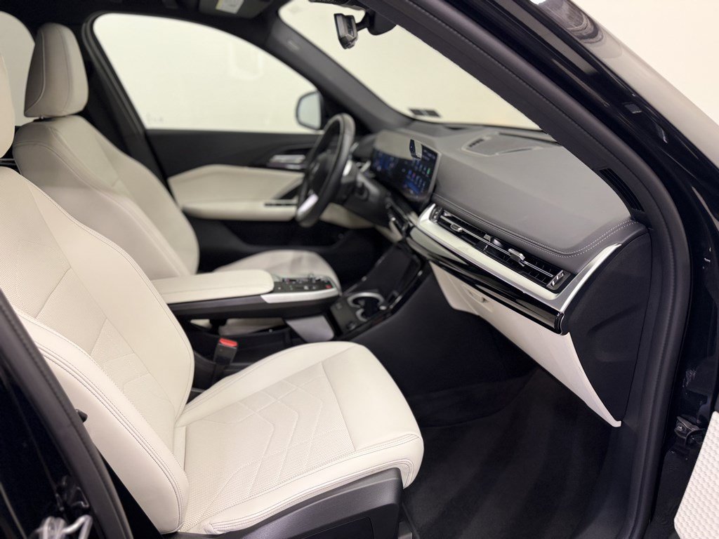 Used 2026 BMW X1 xDrive28i w/ Technology Package AWD/4WD image 16
