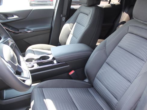 New 2027 Chevrolet Equinox LT FWD image 9