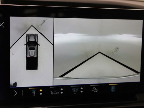 Used 2025 Chevrolet Silverado 2500 LTZ w/ LTZ Plus Package image 32