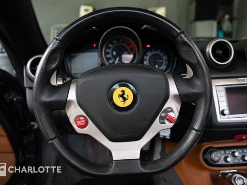 Used 2012 Ferrari California RWD image 23