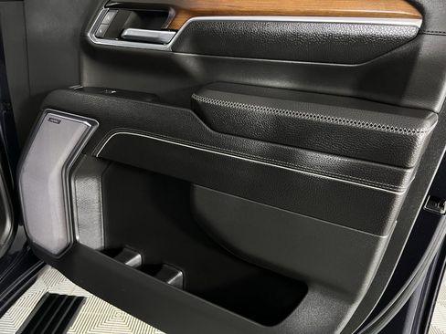 Used 2024 GMC Sierra 3500 Denali w/ Technology Package image 35