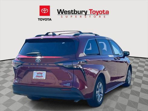 Certified 2024 Toyota Sienna LE w/ LE Plus Package AWD/4WD image 10