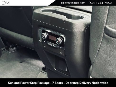 Used 2026 GMC Yukon Denali w/ Sun & Power Step Package AWD/4WD image 22