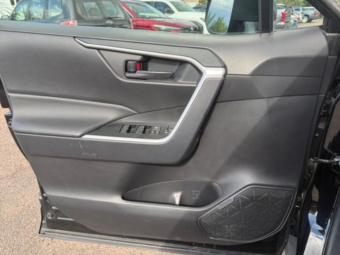 Used 2025 Toyota RAV4 LE AWD/4WD image 13