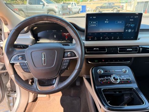 Used 2021 Lincoln Nautilus FWD w/ Equipment Group 101A image 7