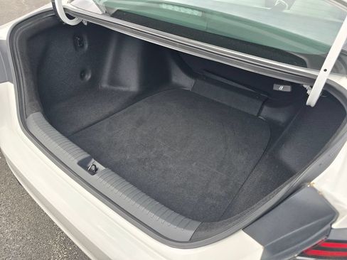 Used 2024 Honda Accord LX image 17