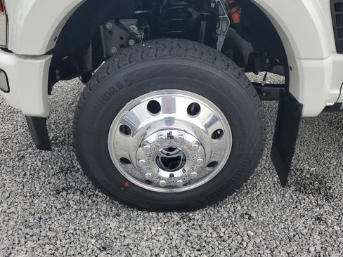 New 2026 Ford F450 Platinum w/ Platinum Plus Package image 6