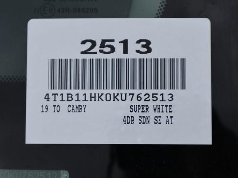 Used 2019 Toyota Camry SE image 7