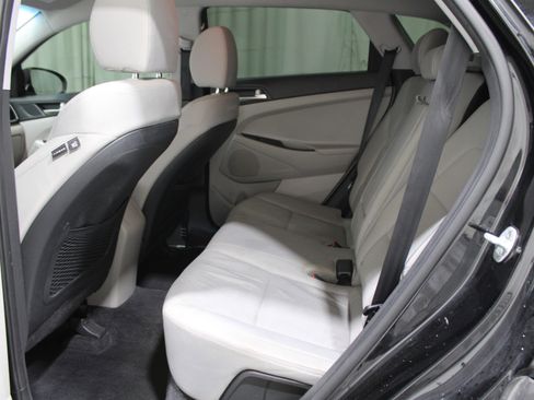 Used 2019 Hyundai Tucson SE image 22