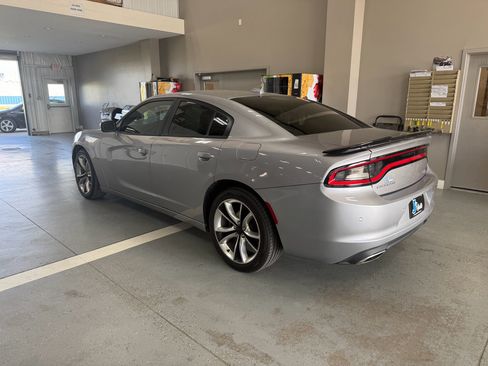 Used 2016 Dodge Charger R/T RWD image 5
