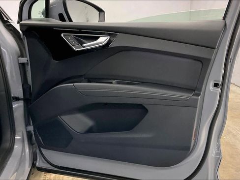 Used 2023 Audi Q4 e-tron Premium Plus w/ Premium Plus image 24