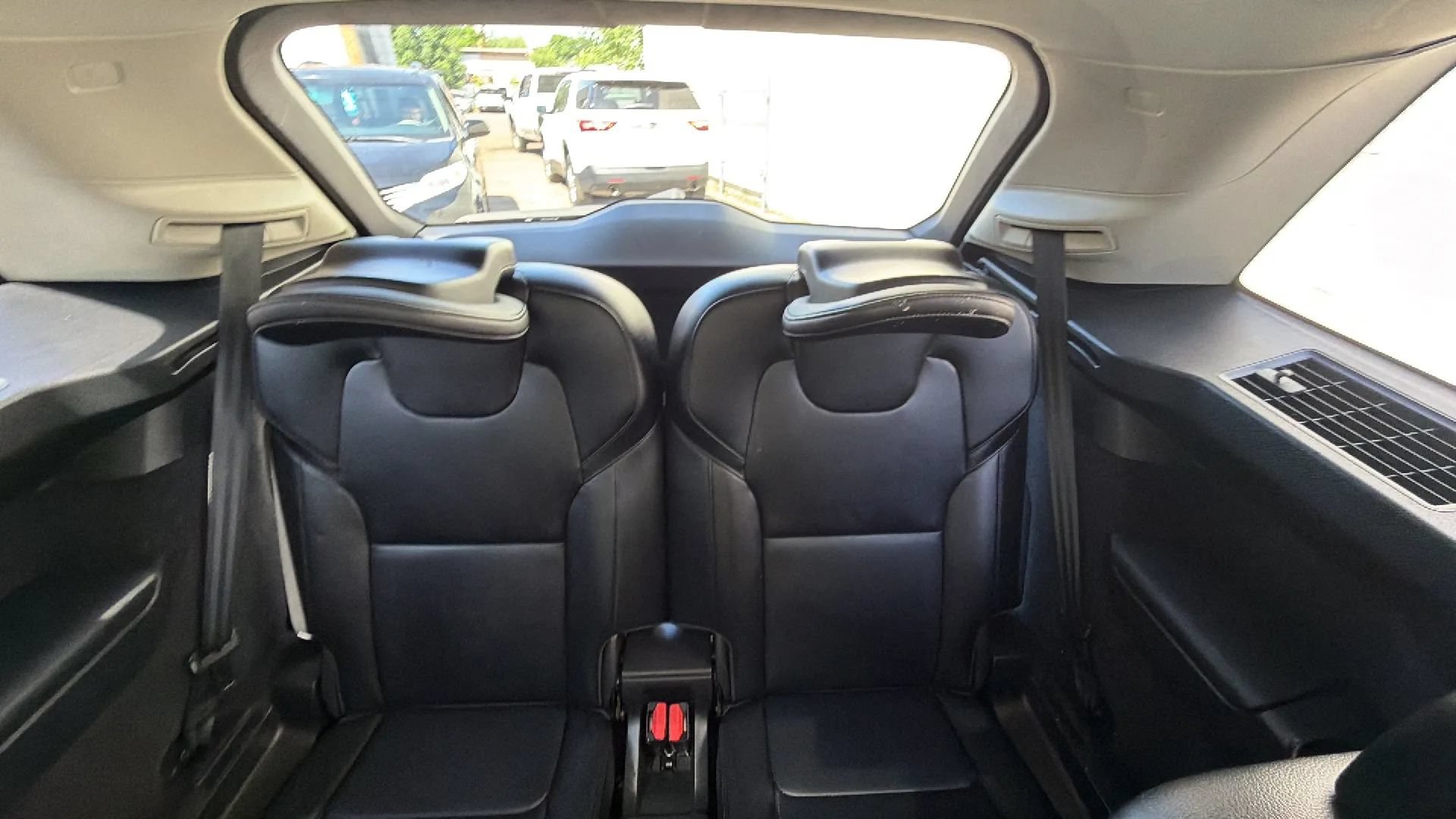 Used 2023 Volvo XC90 B5 Core AWD/4WD image 28