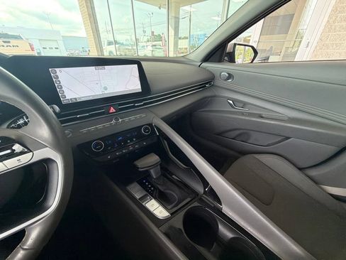 Used 2023 Hyundai Elantra SEL w/ Convenience Package FWD image 22