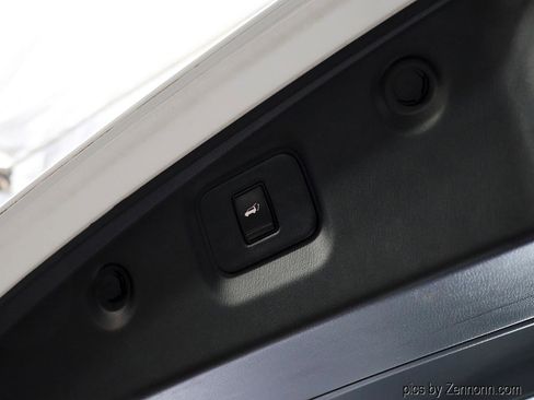 Used 2018 Nissan Pathfinder SL w/ Midnight Edition Package image 32