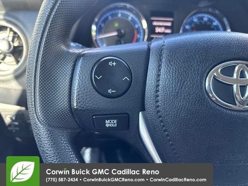 Used 2018 Toyota Corolla LE FWD image 25