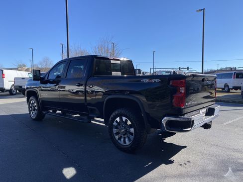 Used 2022 Chevrolet Silverado 2500 LT w/ All Star Edition image 6