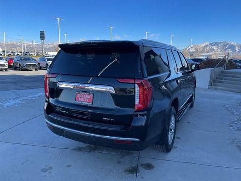 Used 2022 GMC Yukon XL SLT w/ SLT Premium Package image 6