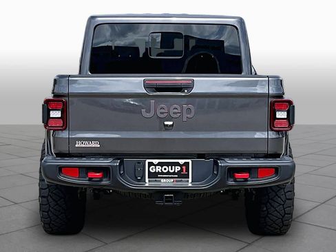 Used 2025 Jeep Gladiator Rubicon w/ Convenience Group AWD/4WD image 5