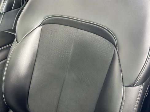 Used 2023 Jeep Grand Cherokee L Laredo image 18