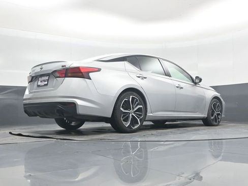 Used 2023 Nissan Altima 2.5 SR FWD image 40