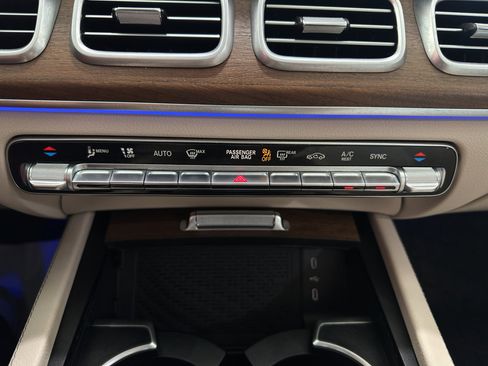 Used 2025 Mercedes-Benz GLE 350 4MATIC image 23